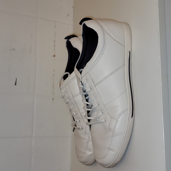 sz 9.5 vegan white shoes - Picture 3 of 6